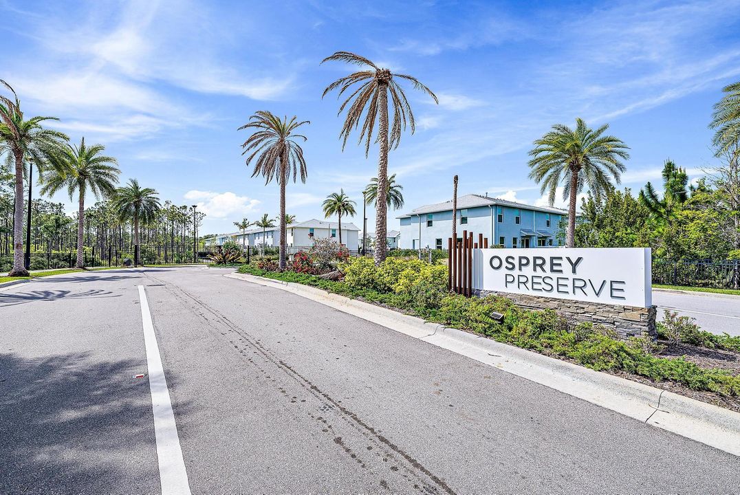 合同活跃: $439,000 (3 贝兹, 2 浴室, 1804 平方英尺)