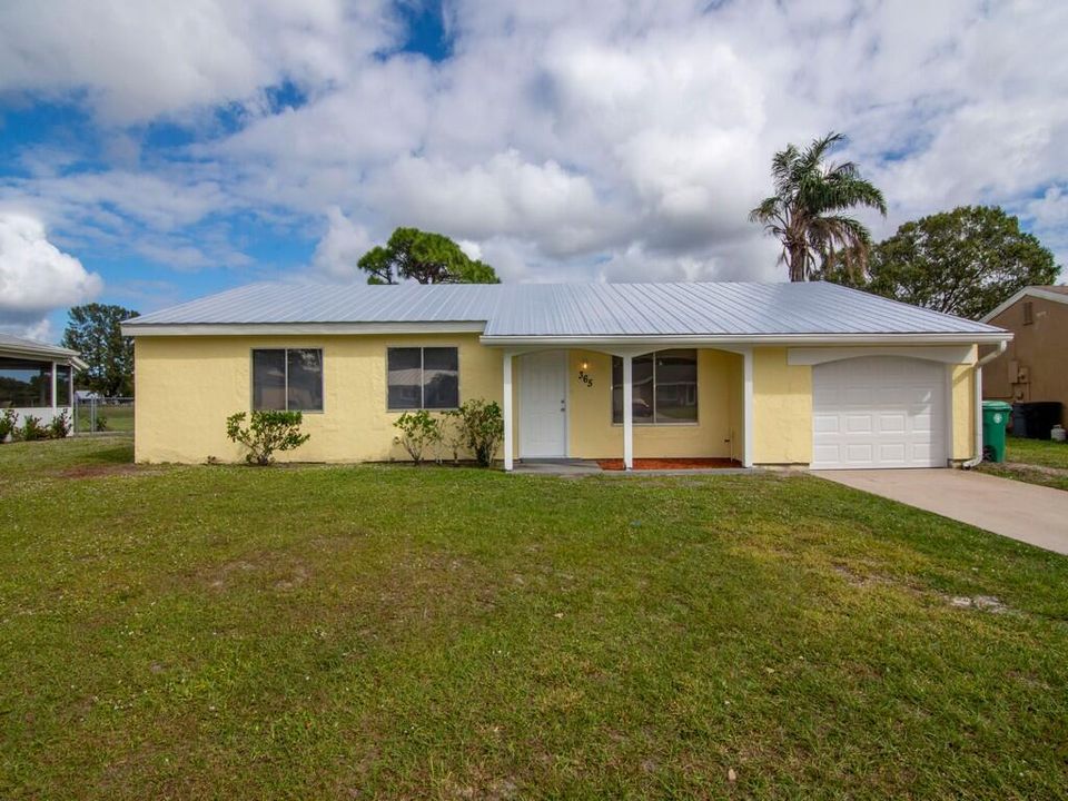 Activo con contrato: $319,900 (2 camas, 2 baños, 1176 Pies cuadrados)