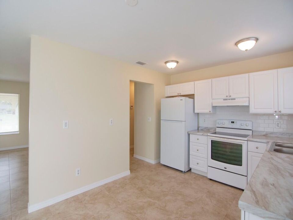 Activo con contrato: $319,900 (2 camas, 2 baños, 1176 Pies cuadrados)