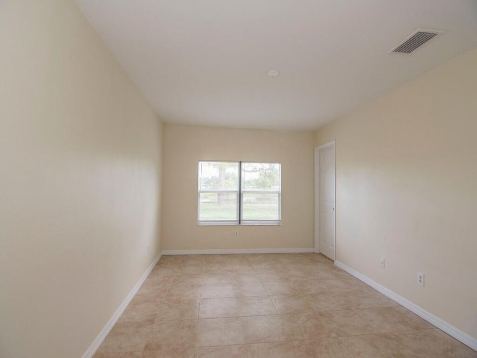 Activo con contrato: $319,900 (2 camas, 2 baños, 1176 Pies cuadrados)