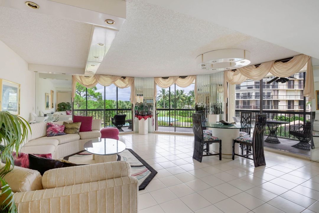 出租: $3,900 (3 贝兹, 2 浴室, 1757 平方英尺)