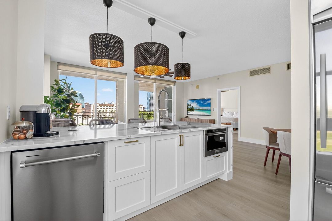 For Rent: $10,000 (3 beds, 2 baths, 1709 Square Feet)