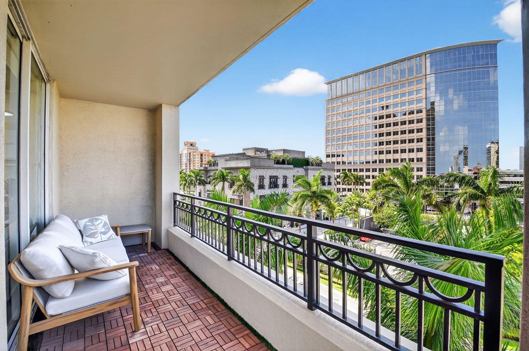 For Rent: $10,000 (3 beds, 2 baths, 1709 Square Feet)