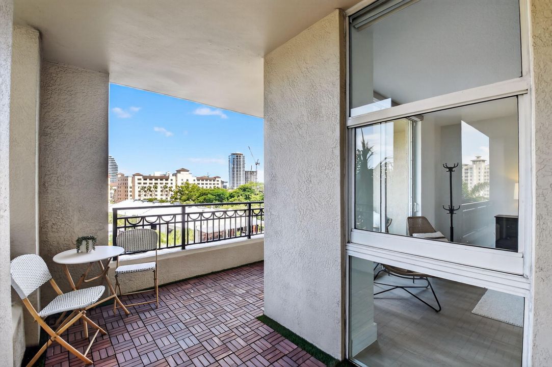 For Rent: $10,000 (3 beds, 2 baths, 1709 Square Feet)