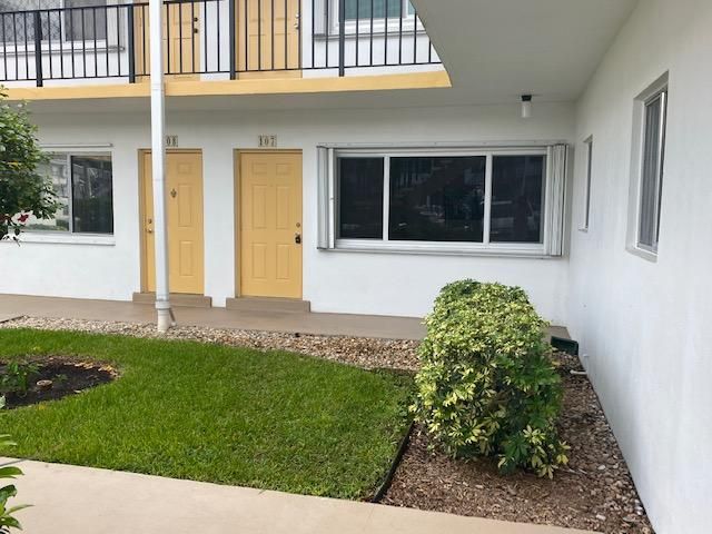 For Rent: $1,350 (1 beds, 1 baths, 612 Square Feet)