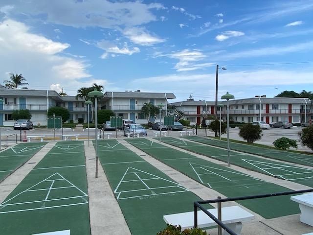 For Rent: $1,350 (1 beds, 1 baths, 612 Square Feet)