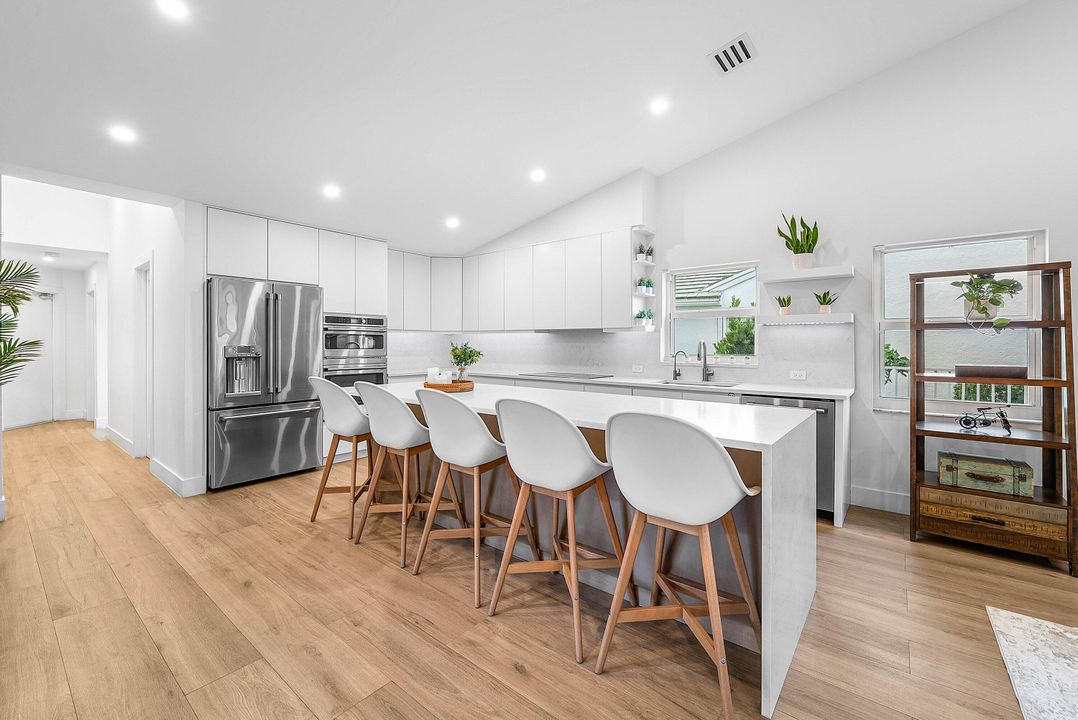 最近租的: $7,500 (3 贝兹, 3 浴室, 1850 平方英尺)