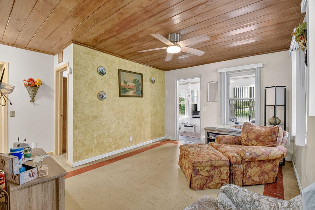 Activo con contrato: $399,000 (3 camas, 1 baños, 1053 Pies cuadrados)