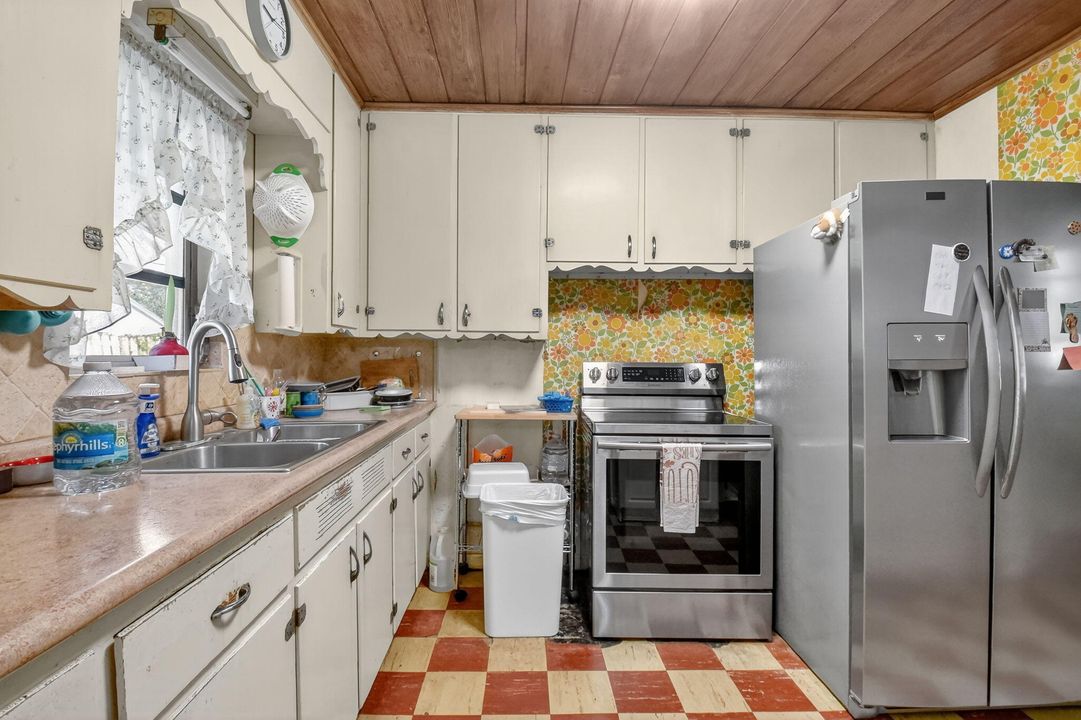 Activo con contrato: $399,000 (3 camas, 1 baños, 1053 Pies cuadrados)