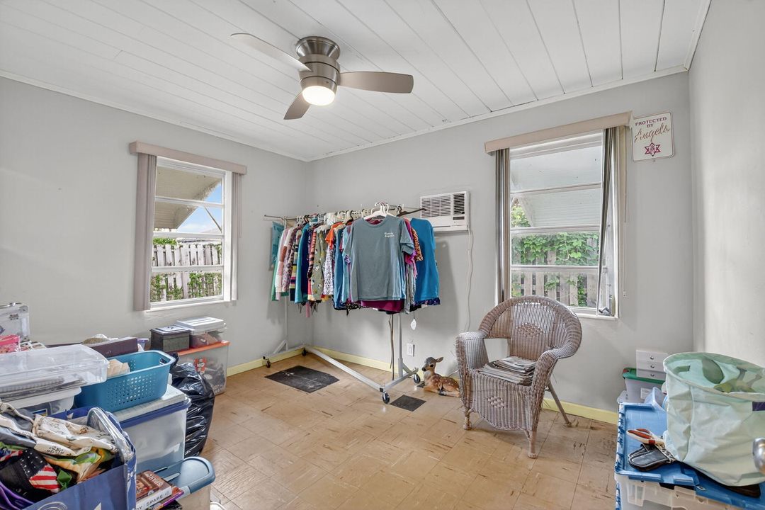 Activo con contrato: $399,000 (3 camas, 1 baños, 1053 Pies cuadrados)