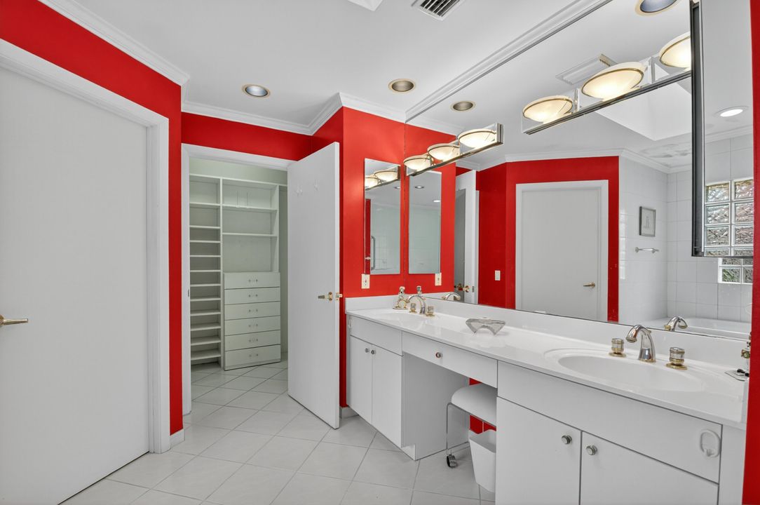 Activo con contrato: $1,250,000 (3 camas, 2 baños, 2408 Pies cuadrados)