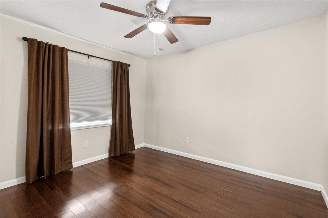 合同活跃: $1,099,000 (3 贝兹, 3 浴室, 1672 平方英尺)