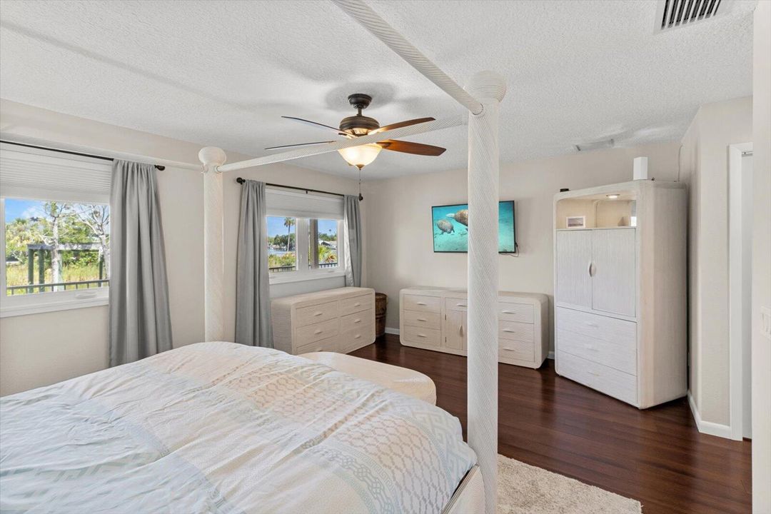 合同活跃: $1,099,000 (3 贝兹, 3 浴室, 1672 平方英尺)