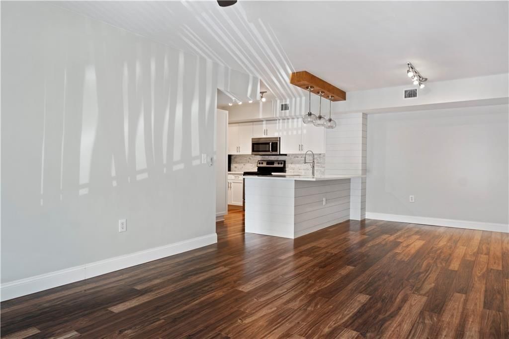 En Renta: $1,795 (2 camas, 1 baños, 1079 Pies cuadrados)