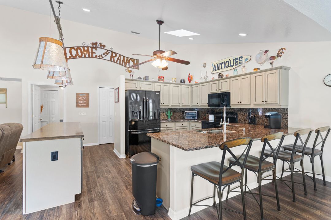 На продажу: $750,000 (5 спален, 3 ванн, 2537 Квадратных фут)