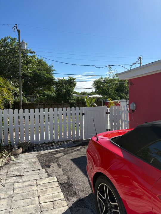 For Sale: $541,000 (0 beds, 0 baths, 1294 Square Feet)