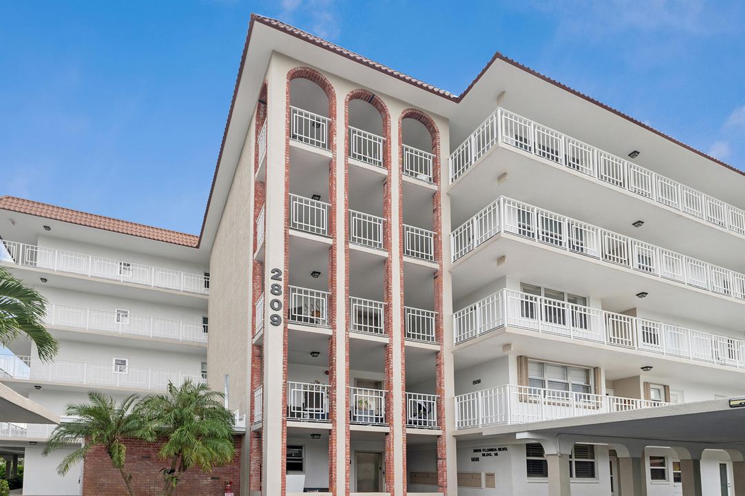 For Sale: $355,000 (2 beds, 2 baths, 1200 Square Feet)