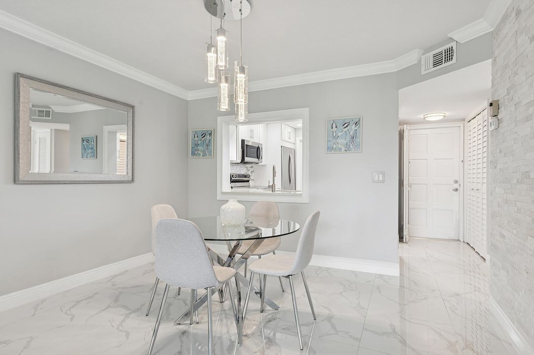 For Sale: $355,000 (2 beds, 2 baths, 1200 Square Feet)