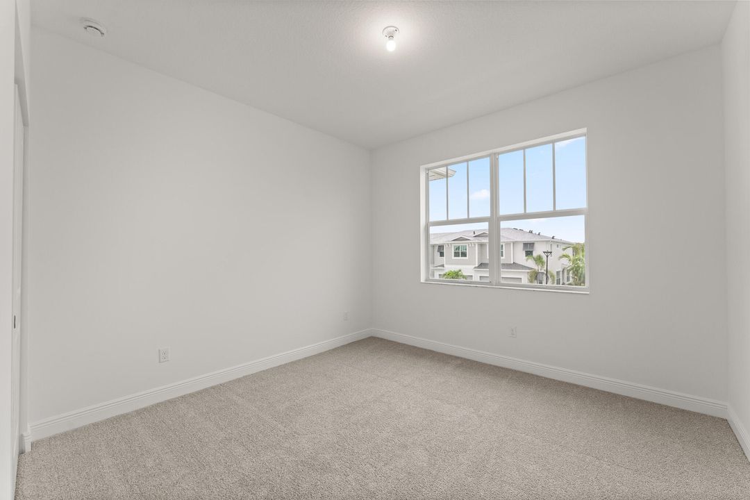 待售: $523,925 (3 贝兹, 2 浴室, 2049 平方英尺)