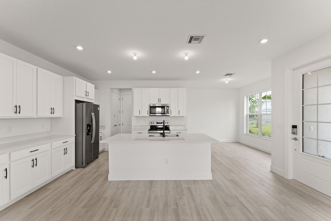 待售: $523,925 (3 贝兹, 2 浴室, 2049 平方英尺)