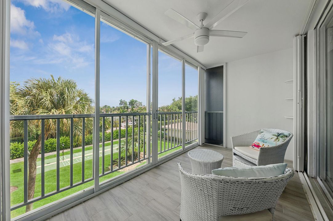 For Sale: $355,000 (2 beds, 2 baths, 1200 Square Feet)