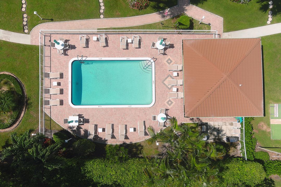 For Sale: $355,000 (2 beds, 2 baths, 1200 Square Feet)