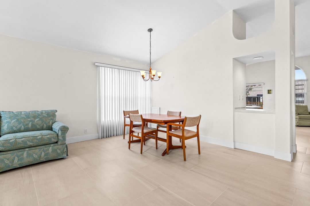 待售: $465,000 (3 贝兹, 2 浴室, 1677 平方英尺)