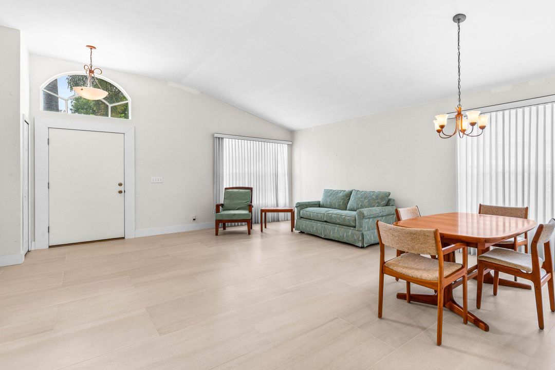 待售: $465,000 (3 贝兹, 2 浴室, 1677 平方英尺)