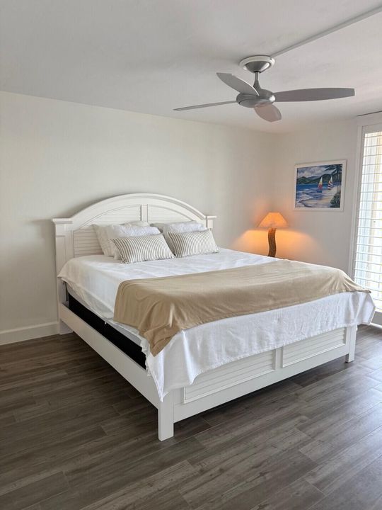 For Sale: $350,000 (2 beds, 2 baths, 1029 Square Feet)