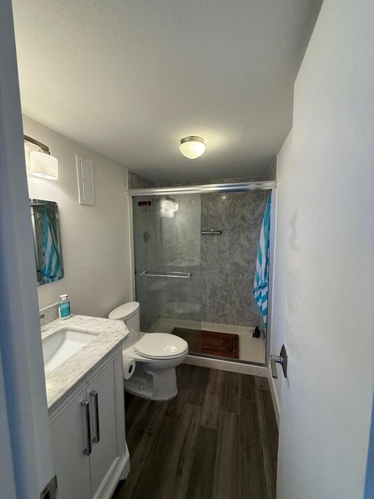 For Sale: $350,000 (2 beds, 2 baths, 1029 Square Feet)