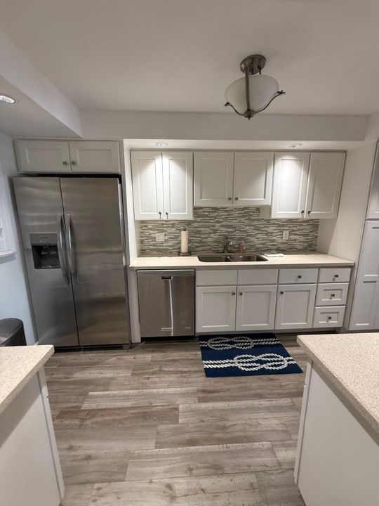 For Sale: $350,000 (2 beds, 2 baths, 1029 Square Feet)