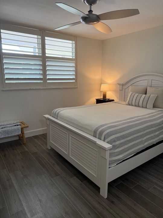 For Sale: $350,000 (2 beds, 2 baths, 1029 Square Feet)