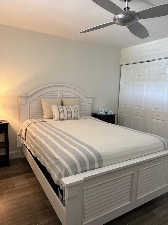 For Sale: $350,000 (2 beds, 2 baths, 1029 Square Feet)