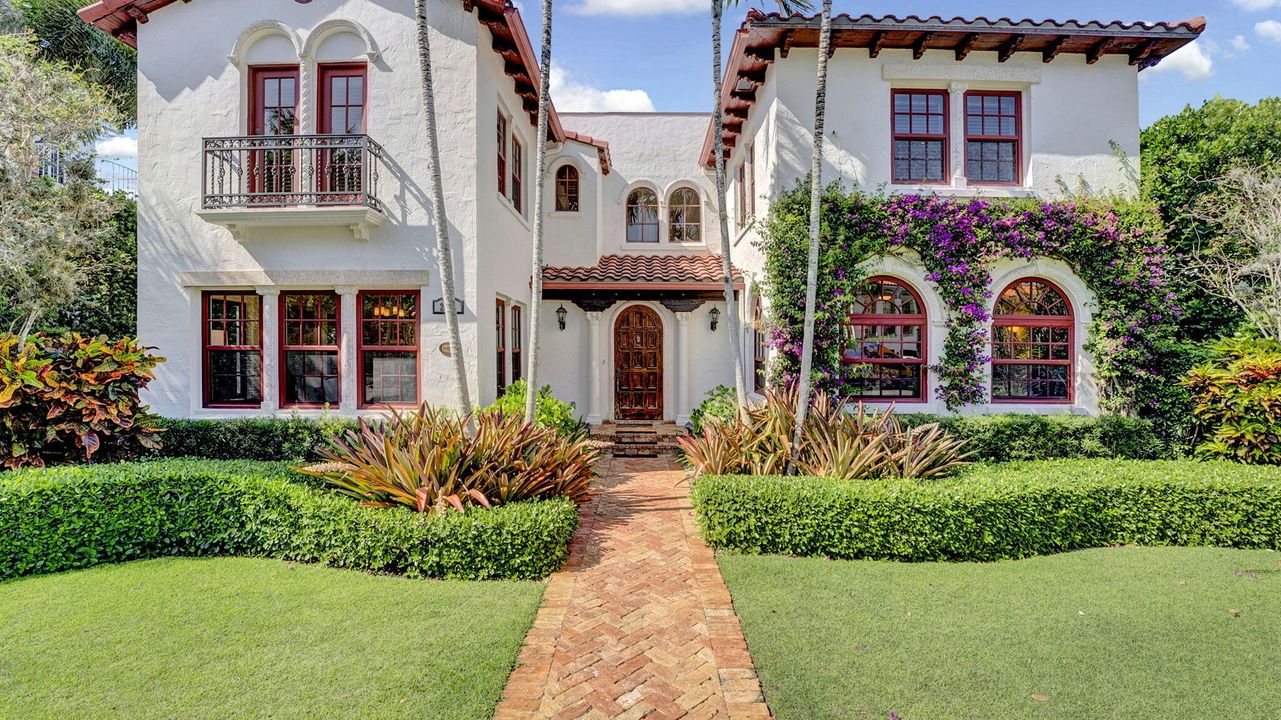 Active With Contract: $4,485,000 (4 beds, 4 baths, 3592 Square Feet)