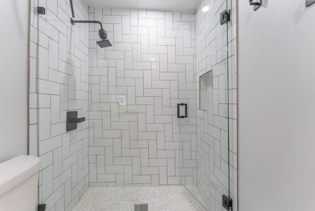 Active With Contract: $268,000 (2 beds, 2 baths, 1238 Square Feet)