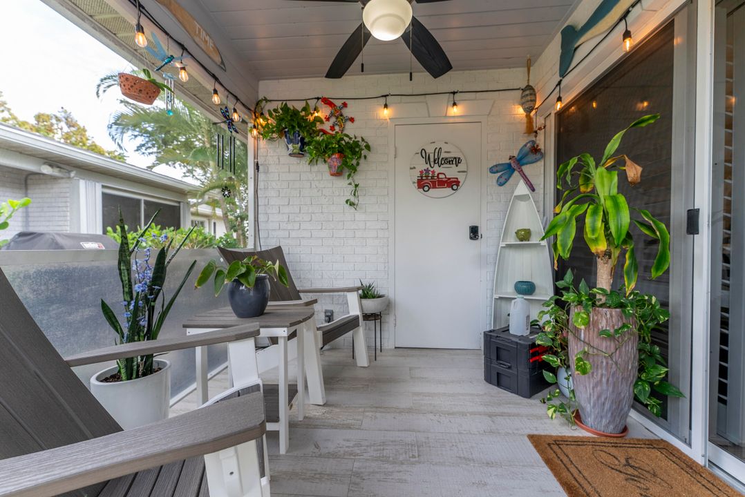 Active With Contract: $268,000 (2 beds, 2 baths, 1238 Square Feet)