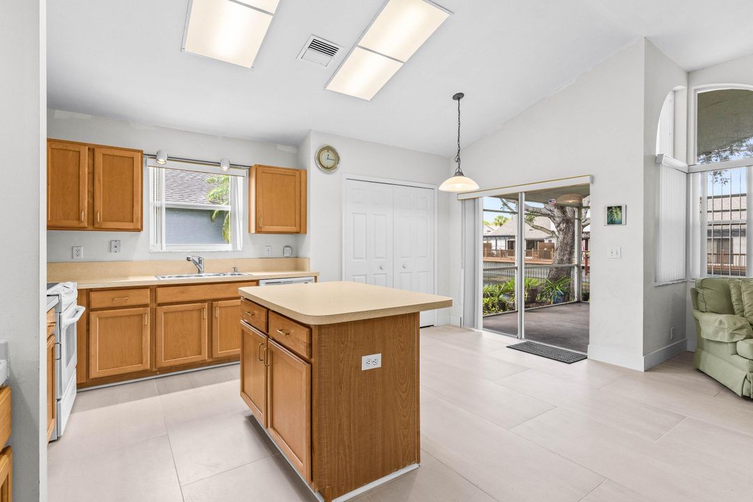 待售: $465,000 (3 贝兹, 2 浴室, 1677 平方英尺)