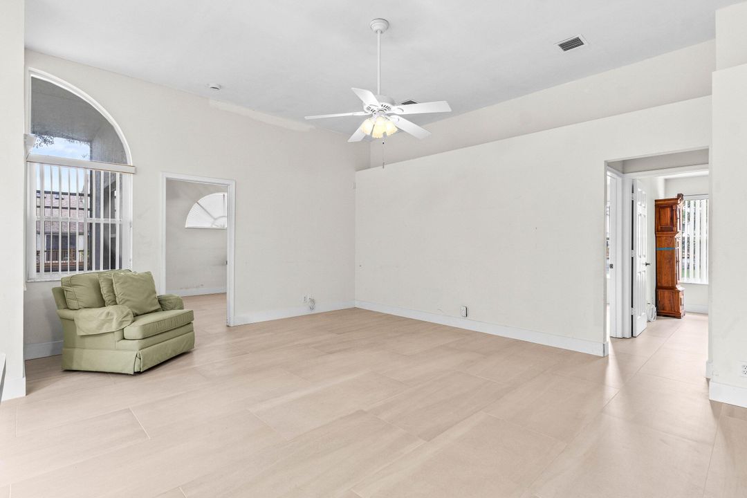 待售: $465,000 (3 贝兹, 2 浴室, 1677 平方英尺)