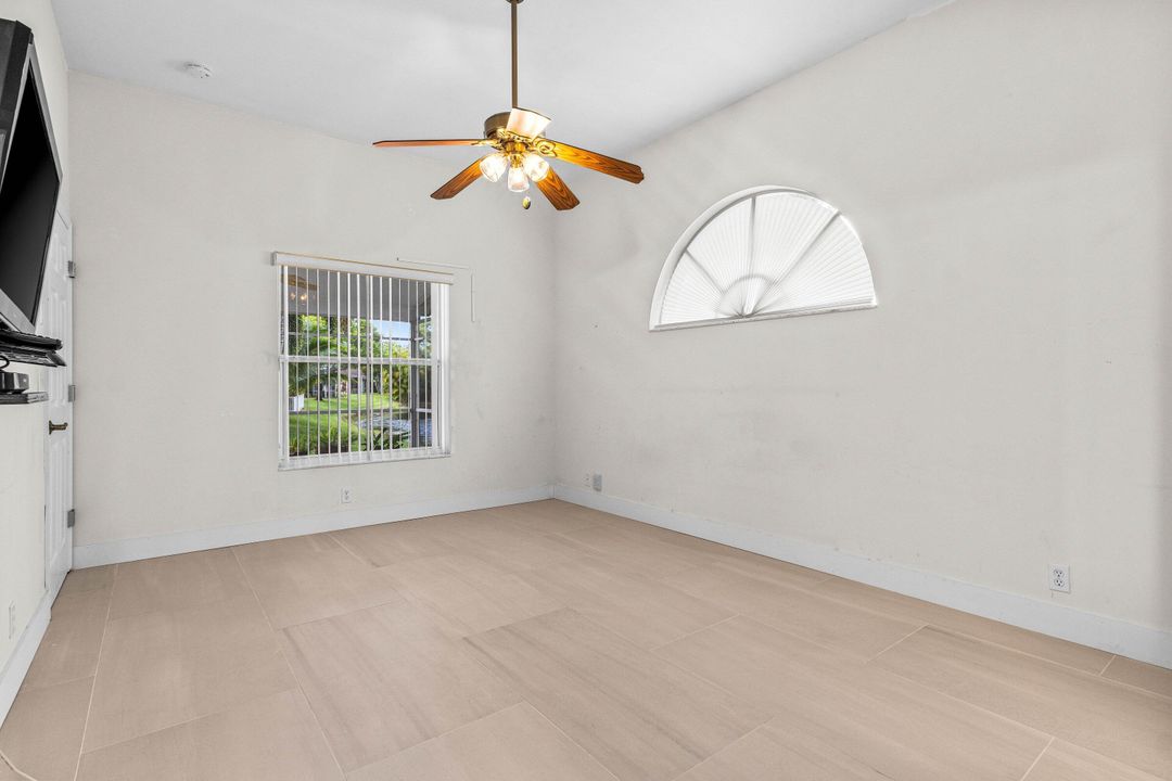 待售: $465,000 (3 贝兹, 2 浴室, 1677 平方英尺)