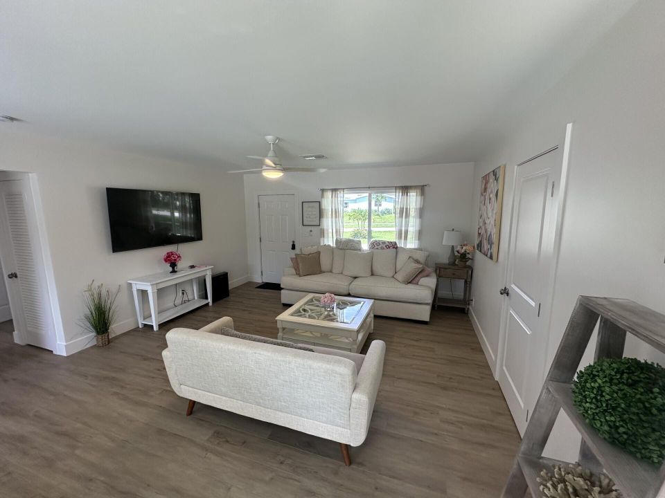 For Rent: $4,200 (4 beds, 2 baths, 1530 Square Feet)