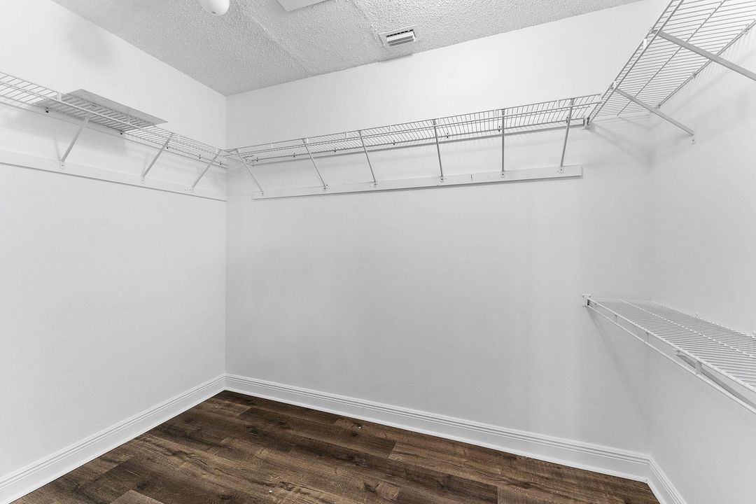 待售: $590,000 (3 贝兹, 2 浴室, 2103 平方英尺)