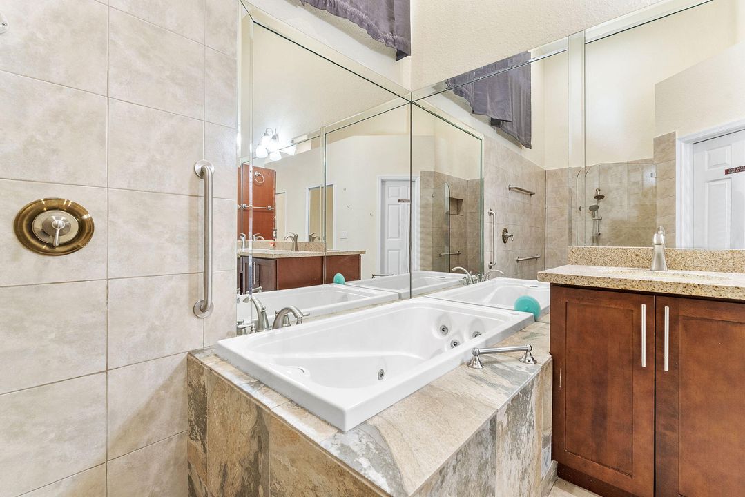 待售: $590,000 (3 贝兹, 2 浴室, 2103 平方英尺)