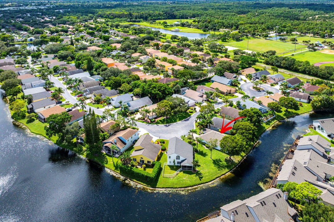 待售: $465,000 (3 贝兹, 2 浴室, 1677 平方英尺)