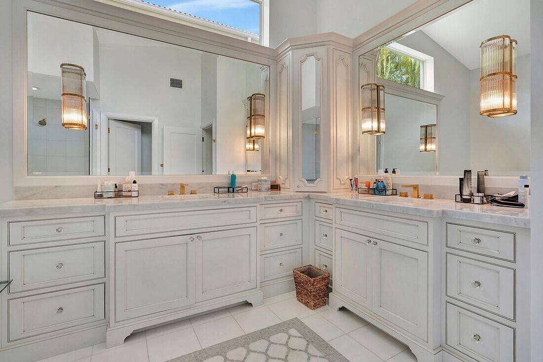 En Venta: $9,900,000 (4 camas, 4 baños, 3119 Pies cuadrados)