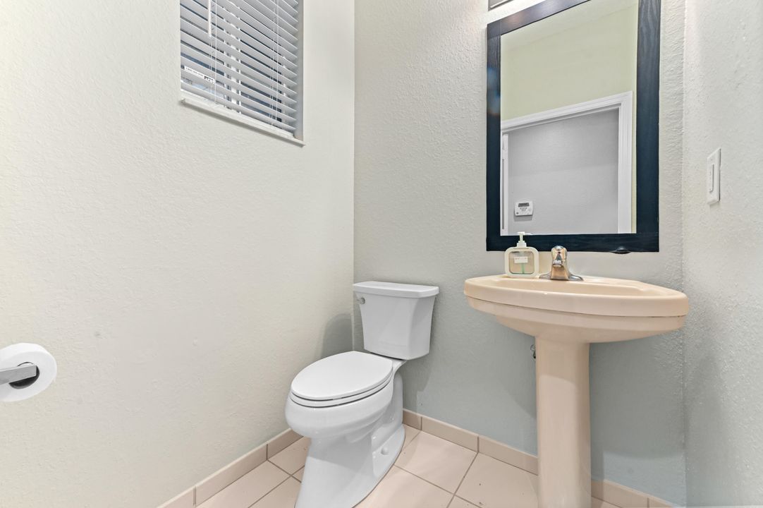 En Venta: $299,900 (3 camas, 2 baños, 1272 Pies cuadrados)