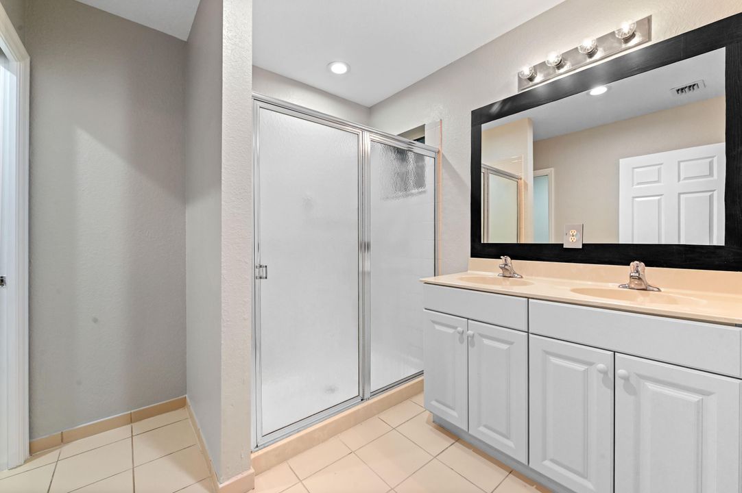 En Venta: $299,900 (3 camas, 2 baños, 1272 Pies cuadrados)