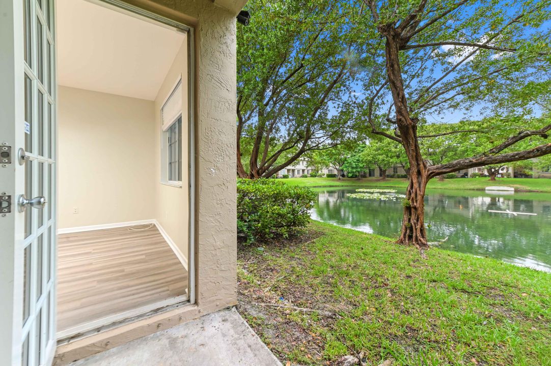 En Venta: $299,900 (3 camas, 2 baños, 1272 Pies cuadrados)