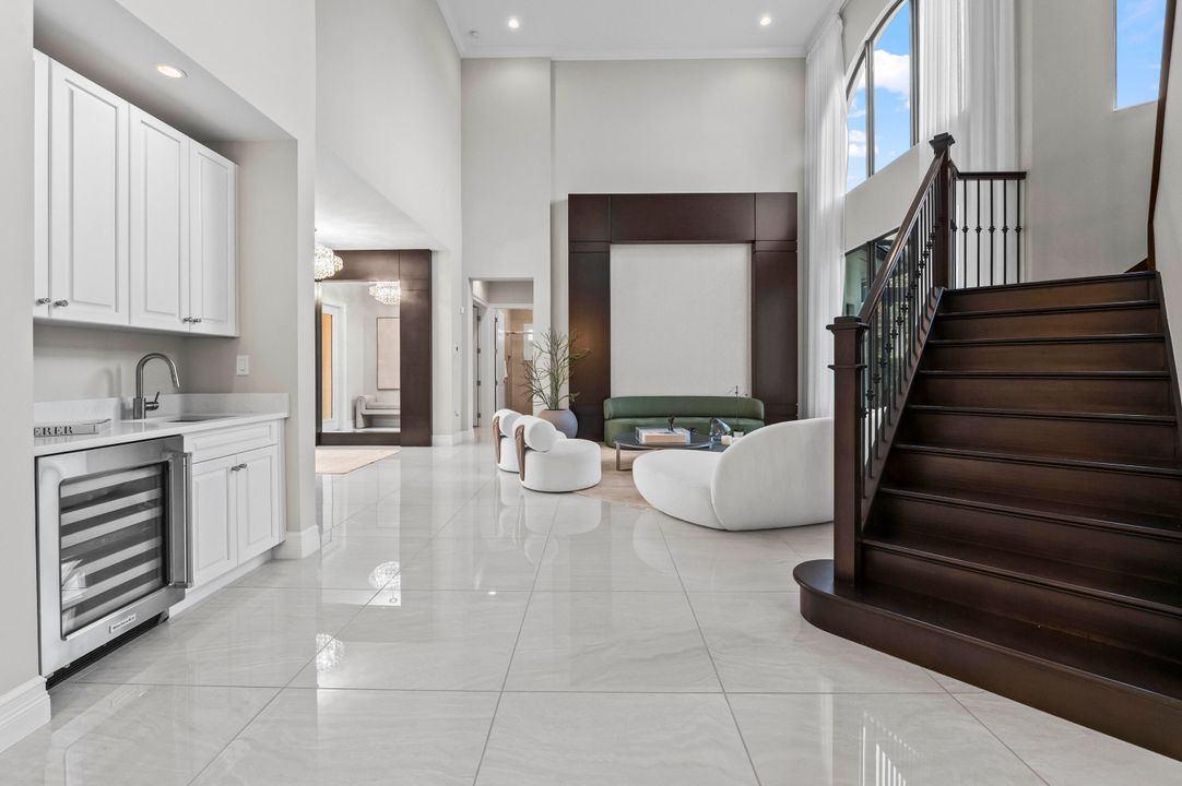 For Sale: $2,995,000 (5 beds, 8 baths, 5892 Square Feet)