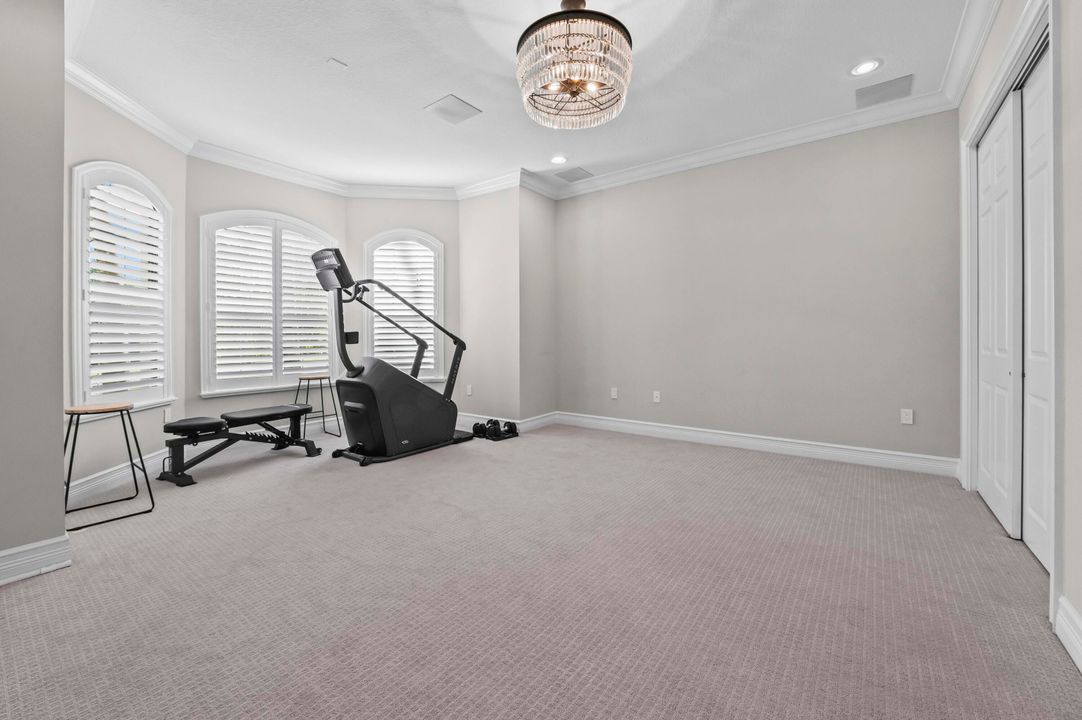 For Sale: $2,995,000 (5 beds, 8 baths, 5892 Square Feet)