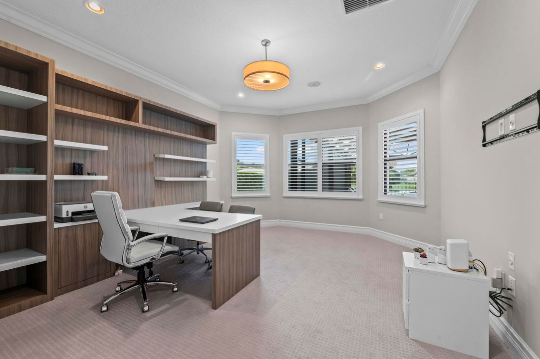 For Sale: $2,995,000 (5 beds, 8 baths, 5892 Square Feet)